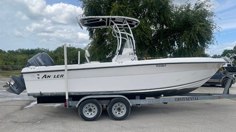 22′ Angler Center Console Fishing Boat
